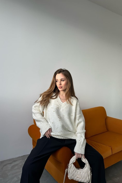 V Yaka Simli Kazak Krem