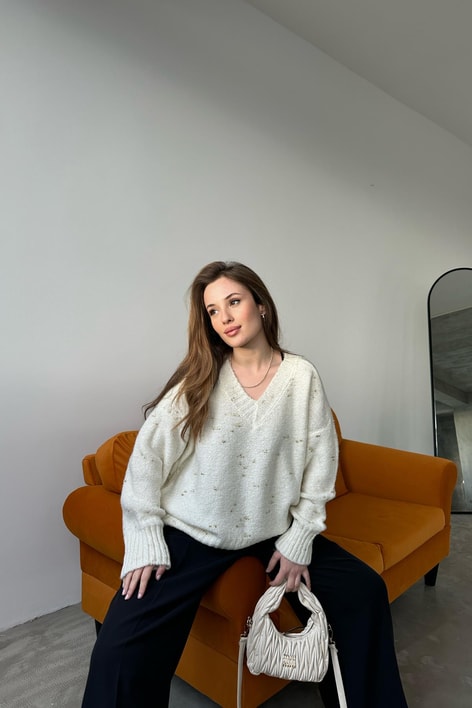 V Yaka Simli Kazak Krem