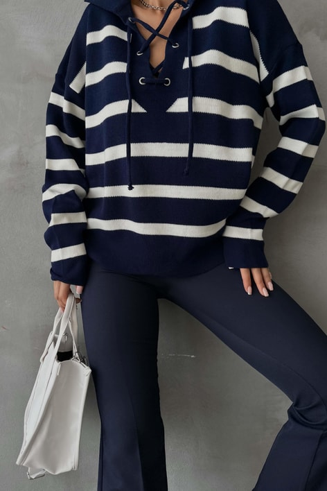 Yakası Bağcıklı Çizgili Triko Kazak Lacivert