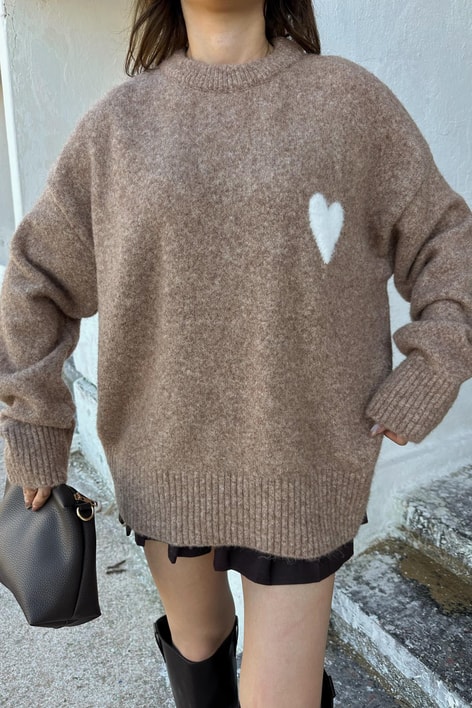 Yumuşak Dokulu Kalpli Triko Kazak Vizon