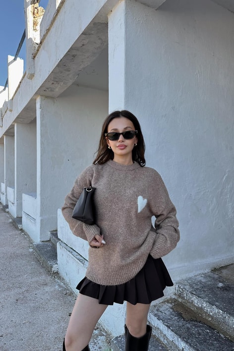 Yumuşak Dokulu Kalpli Triko Kazak Vizon