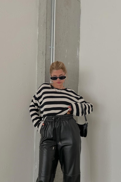 Yuvarlak Yaka Line Crop Kazak Krem