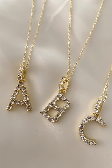 C Harfli Taşlı Kolye Gold