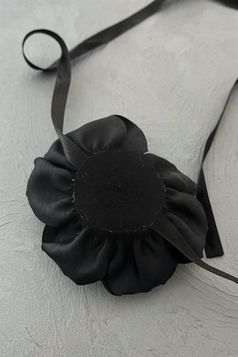 Çiçek Desenli Choker Kolye Siyah