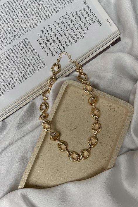 Ezilmiş Taşlı Kolye Gold