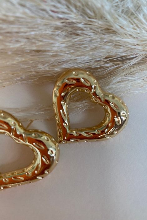Kabartmalı Kalp Küpe Gold