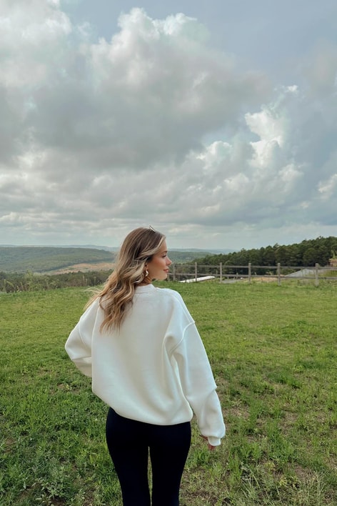 Mini Kalp Nakışlı Sweatshirt Beyaz