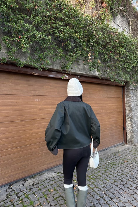 Kadife Kol Ve Yaka Detaylı Mont Siyah