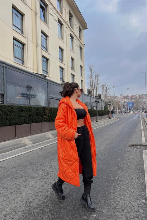 Kapitone Uzun Şişme Mont Oranj