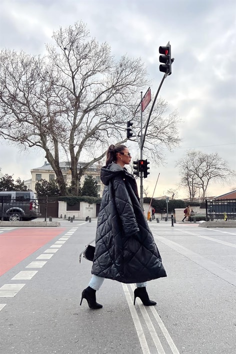 Kapitone Uzun Şişme Mont Siyah