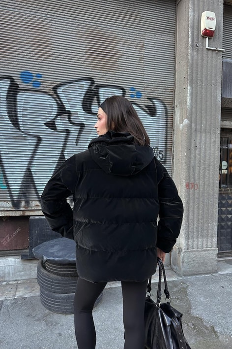 Kapşonlu Parlak Şişme Mont Siyah