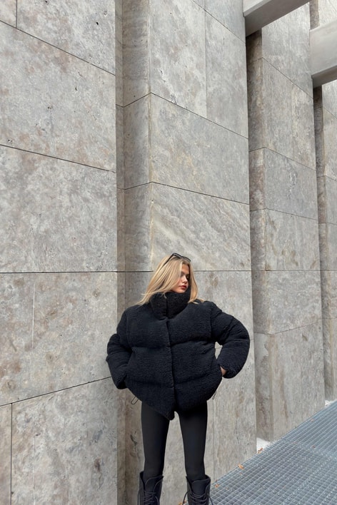 Kuzu Peluş Fermuarlı Mont Siyah