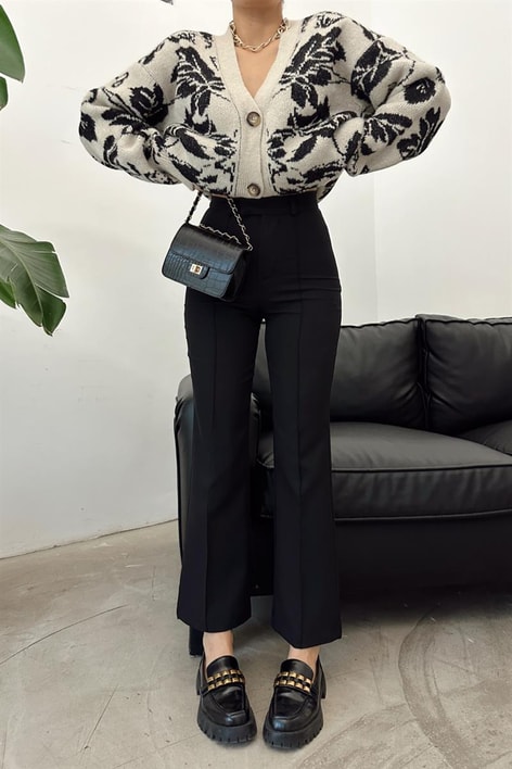 Bel Kapamalı Geniş Paça Pantolon Siyah