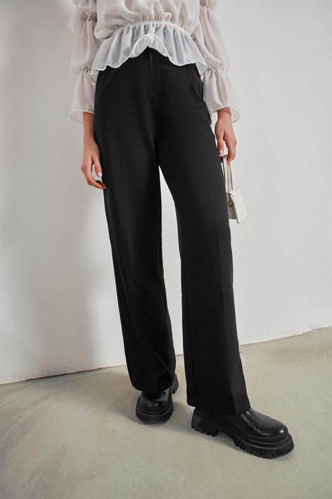 Bel Pileli Pantolon Siyah
