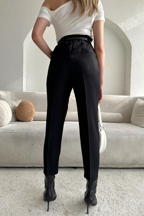 İnce Kemerli Havuç Pantolon Siyah