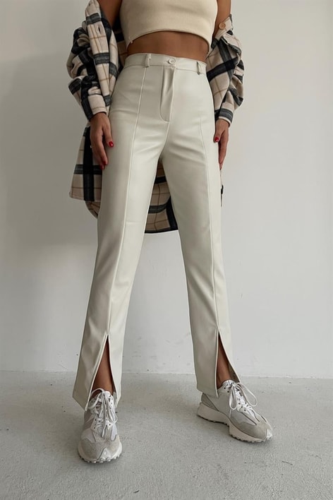 Paçası Yırtmaçlı Premium Deri Pantolon Krem