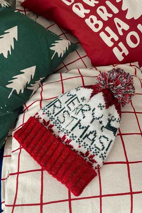 Merry Christmas Kutulu Şapka Beyaz