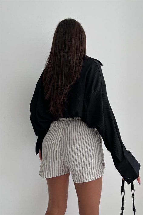 Beli Bağçıklı Çizgili Şort Bej