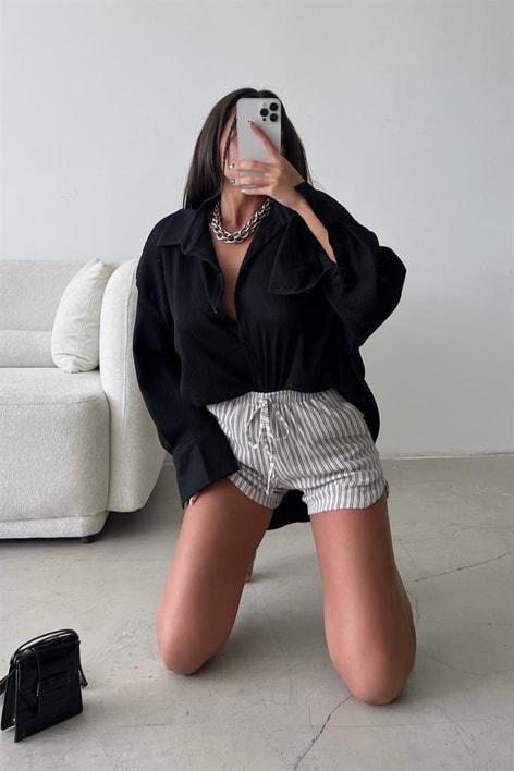 Beli Bağçıklı Çizgili Şort Bej