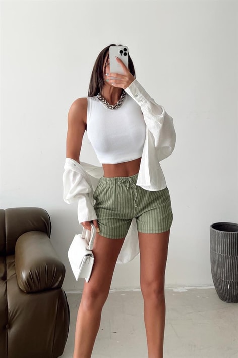 Beli Bağçıklı Çizgili Şort Haki