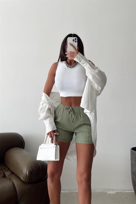 Beli Bağçıklı Çizgili Şort Haki