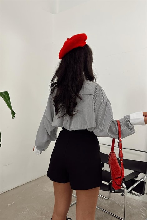 Cep Detaylı Şort Siyah