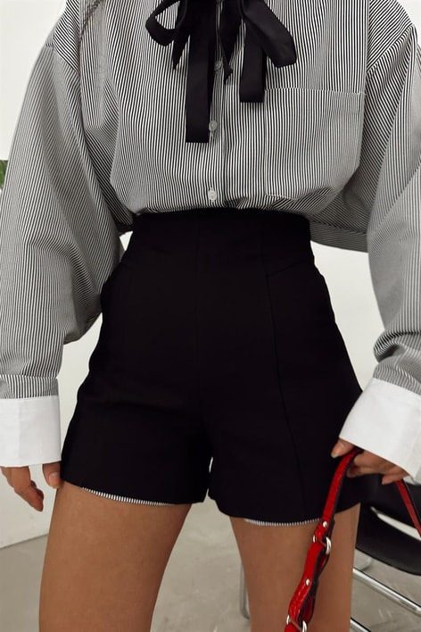 Cep Detaylı Şort Siyah