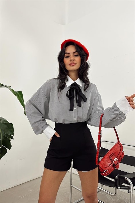 Cep Detaylı Şort Siyah