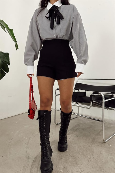 Cep Detaylı Şort Siyah