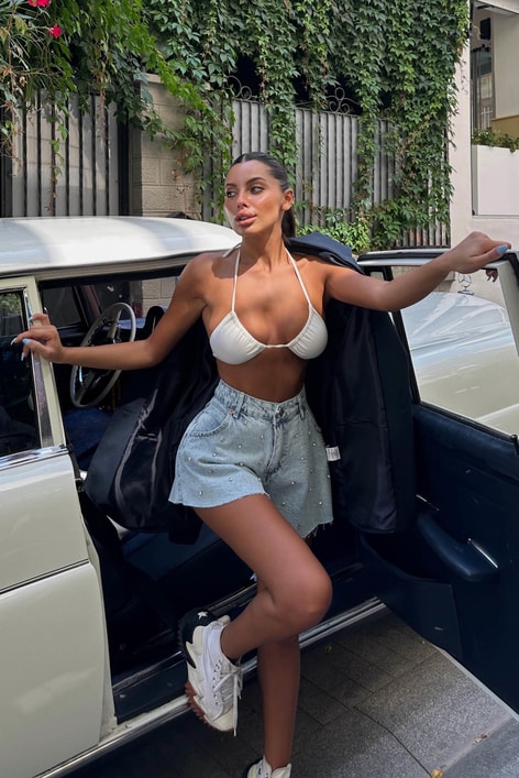 Crop Kesim Taşlı Denim Şort Buz Mavi