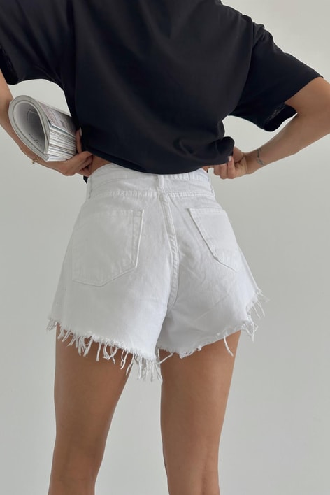 Püsküllü Mini Jean Şort Beyaz