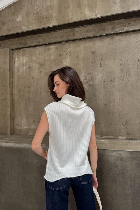 Balıkçı Yaka Yırtmaçlı Süveter Ekru