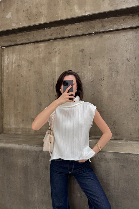 Balıkçı Yaka Yırtmaçlı Süveter Ekru