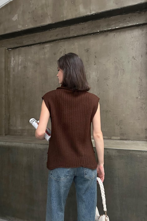 Balıkçı Yaka Yırtmaçlı Süveter Kahve