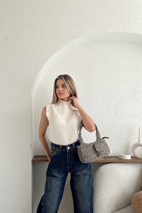 Ters Dikiş Detay Süveter Krem