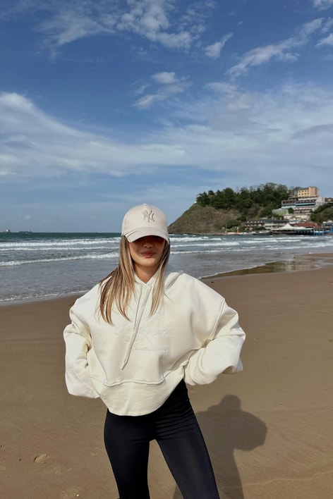 Ck Nakışlı Kısa Sweatshirt Krem