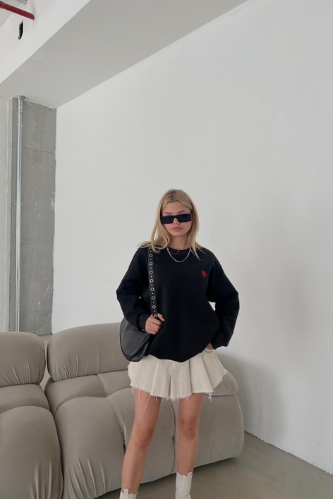 Mini Kalp Nakışlı Sweatshirt Siyah