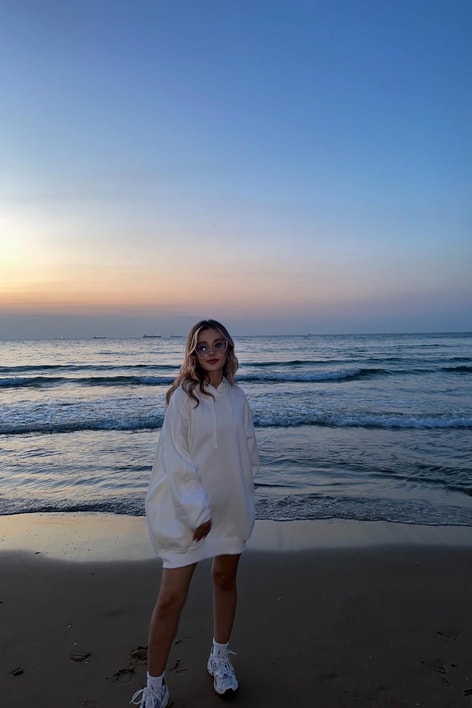 Oversize Kapüşonlu Sweat Beyaz