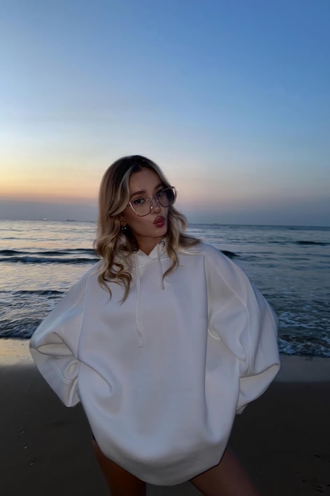 Oversize Kapüşonlu Sweat Beyaz