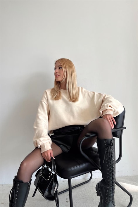 Ribanalı Bisiklet Yaka Basic Sweatshirt Krem