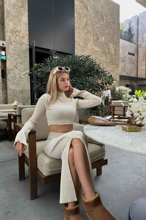 Balıkçı Yaka Fitilli Triko Takım Krem