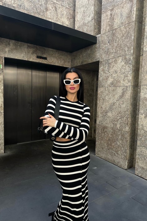 Çizgili Yırtmaç Detay Etekli Takım Siyah