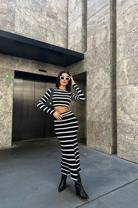 Çizgili Yırtmaç Detay Etekli Takım Siyah