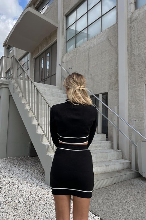 Gold Düğme Hırka Etekli Takım Siyah