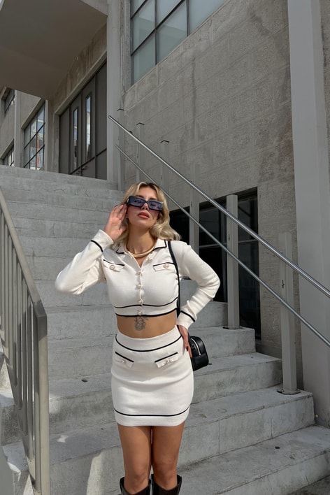 Gold Düğme Hırka Etekli Takım Krem