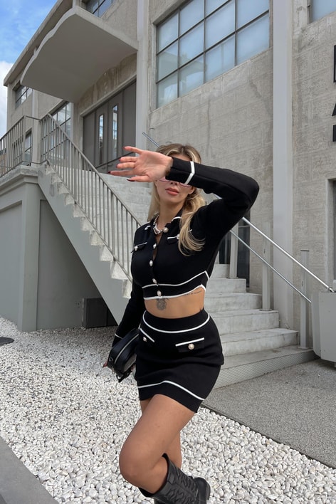 Gold Düğme Hırka Etekli Takım Siyah