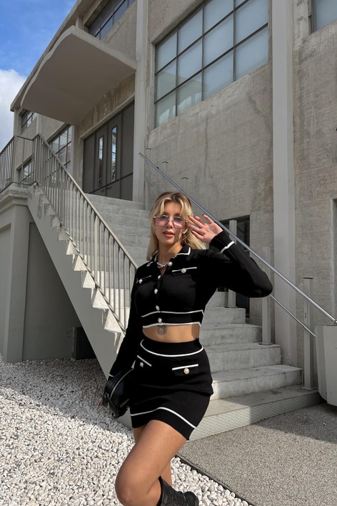 Gold Düğme Hırka Etekli Takım Siyah