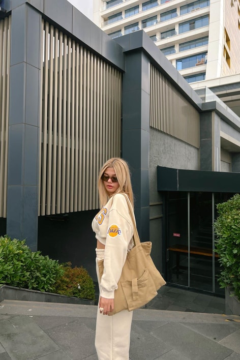 Lakers Baskılı Crop Sweat Takım Bej