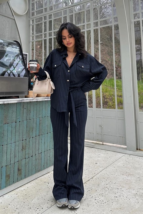 Oversize Çizgili Gömlekli Takım Lacivert