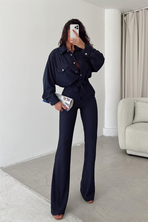 Oversize Çizgili Gömlekli Takım Lacivert